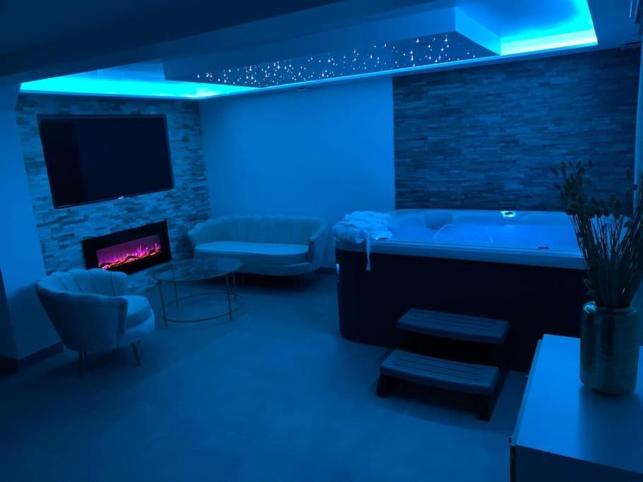 Sandspa Logement Avec Jacuzzi أُرانْجْ المظهر الخارجي الصورة