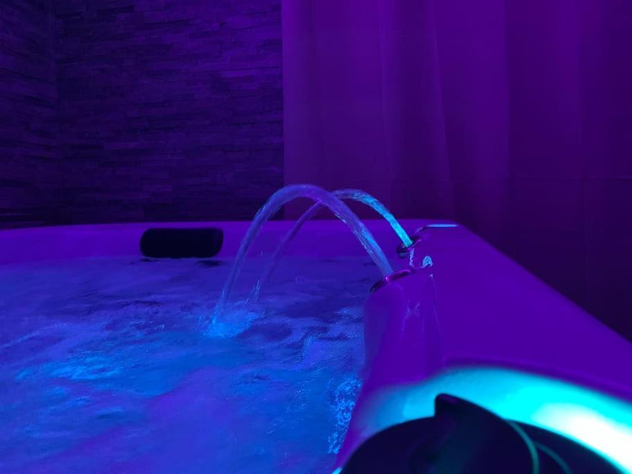 Sandspa Logement Avec Jacuzzi أُرانْجْ المظهر الخارجي الصورة